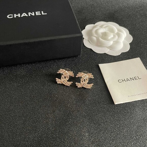 Chanel Earrings - Picture 4 of 5